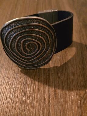 Leather Silver Magnet Bracelet